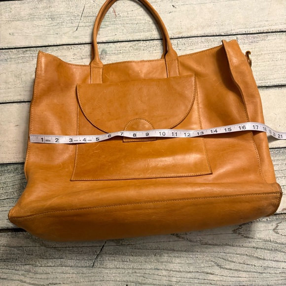 Tan light brown leather laptop purse book bag. - Picture 4 of 12